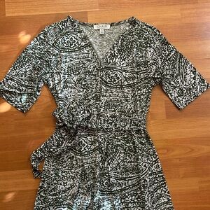 White and Dark green pattern dress